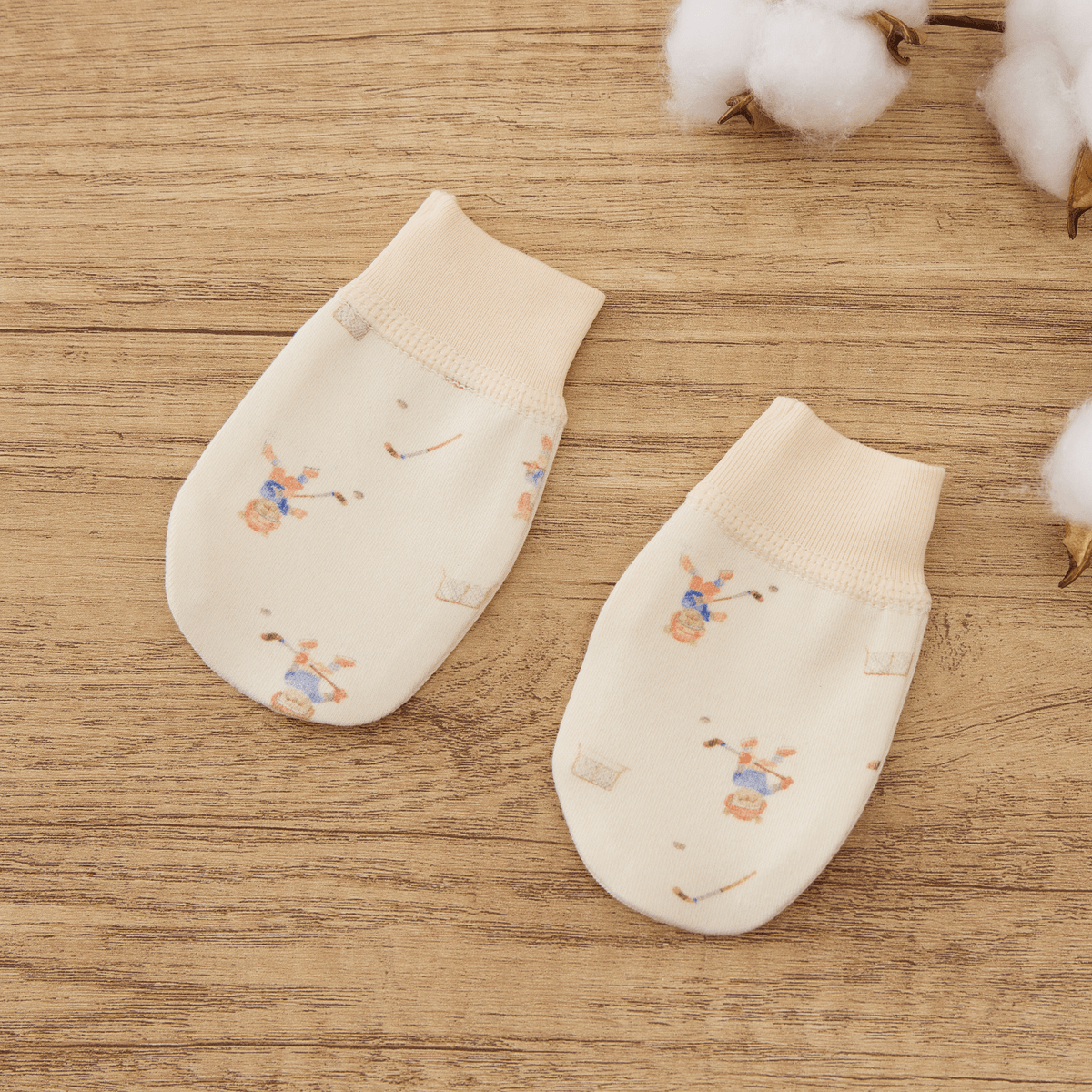 Blara Organic Mitten - Hockey Print - Princess and the Pea Boutique