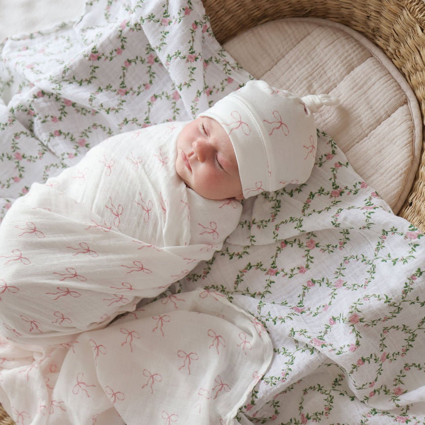 Lulujo Cotton Muslin Swaddle - Bows - Princess and the Pea Boutique