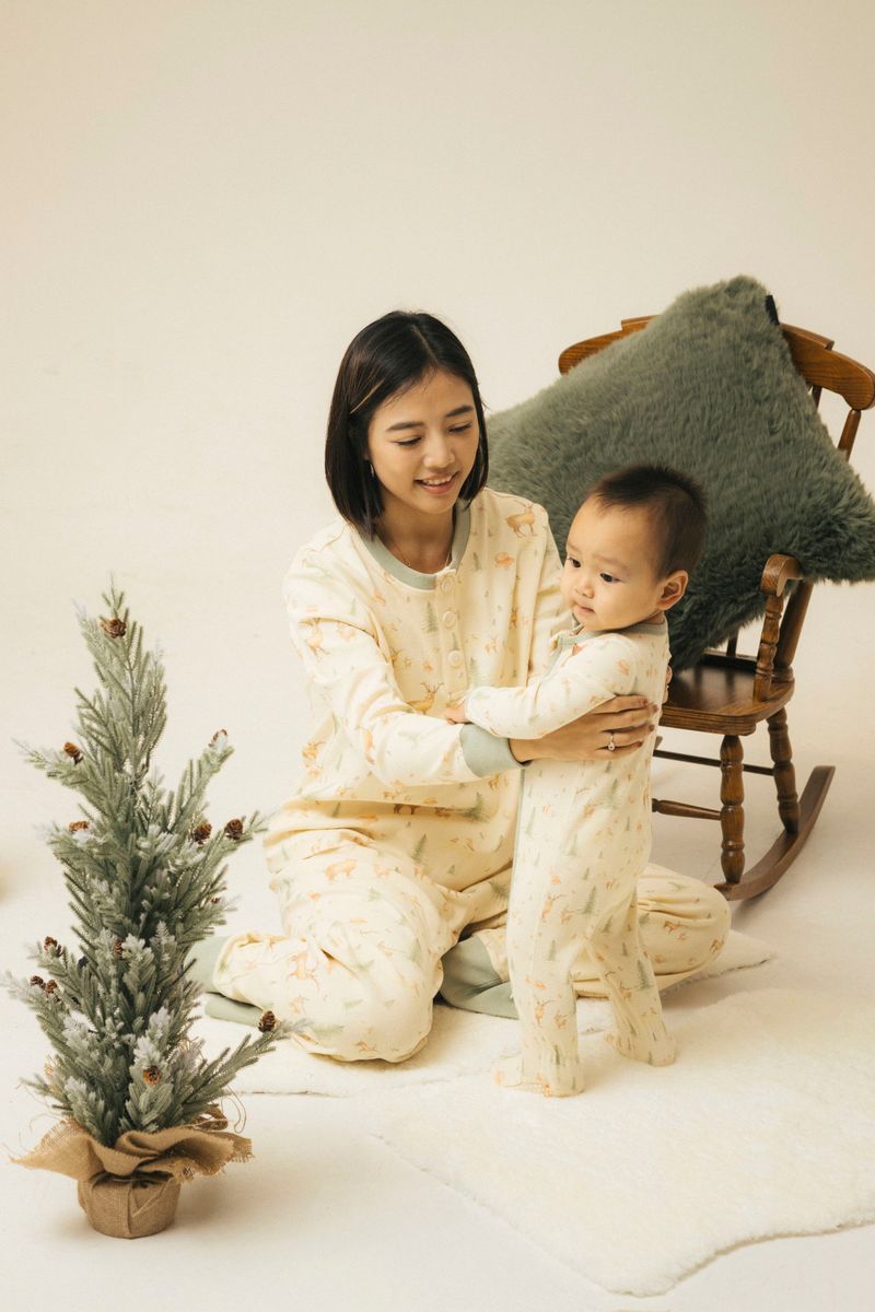 Long-sleeve Ribbed Footie Romper - Christmas Print