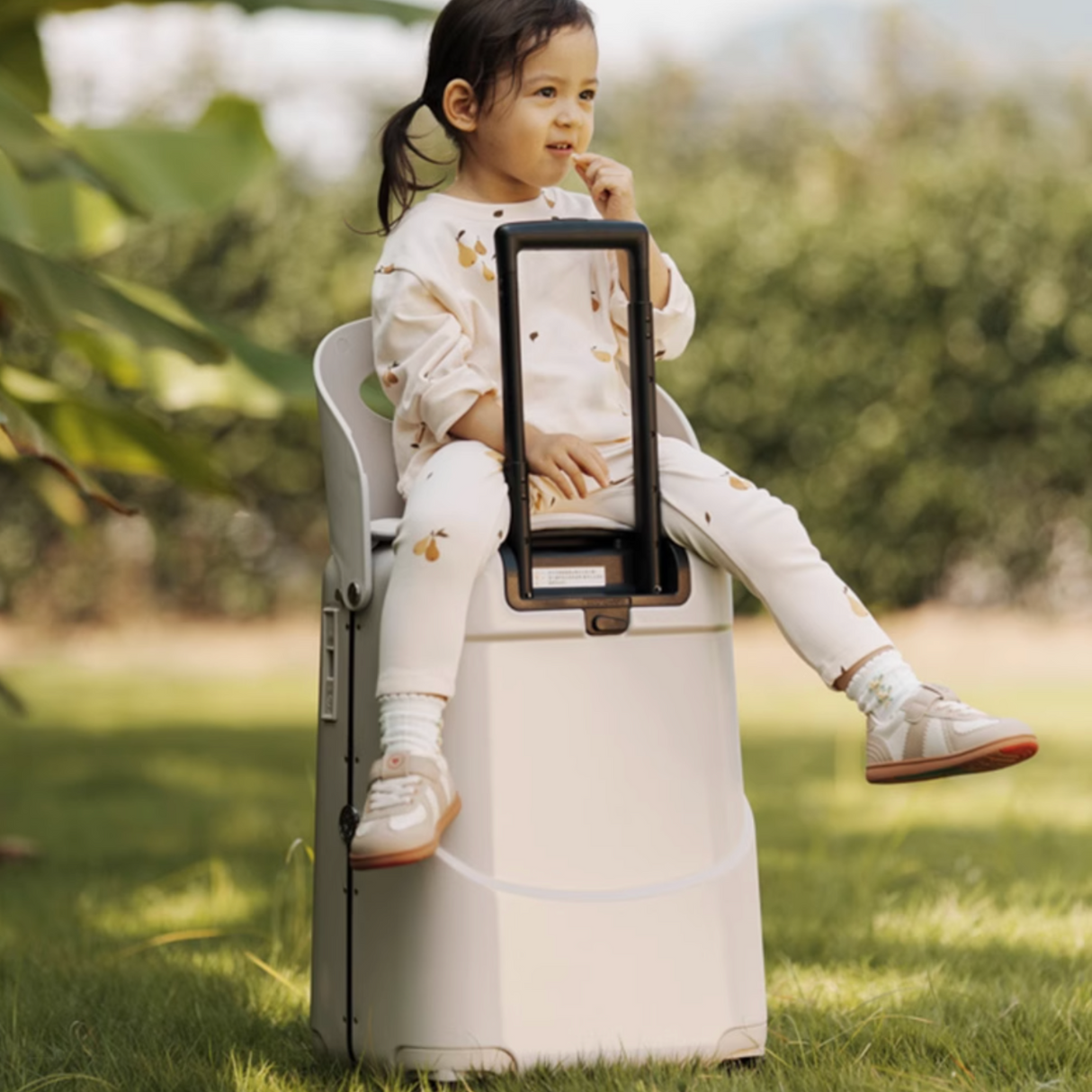 Multicarry 3.0 Ride-On Luggage – Travel Suitcase with Built-In Seat