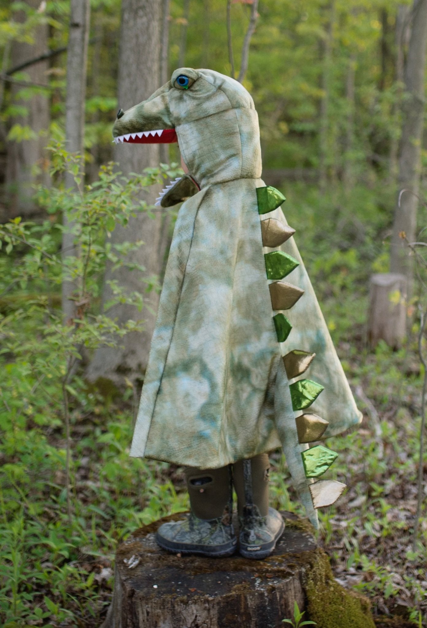 Great Pretenders - Grandasaurus T - Rex Cape with Claws - Princess and the Pea Boutique