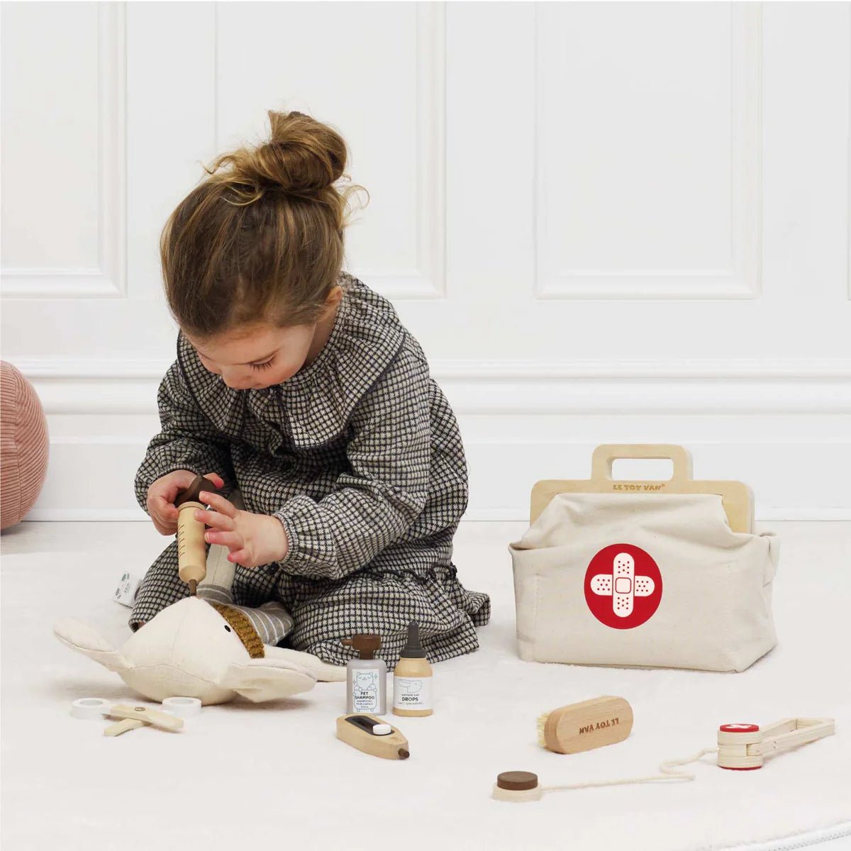 Le Toy Van Animal Vet Set - Princess and the Pea Boutique