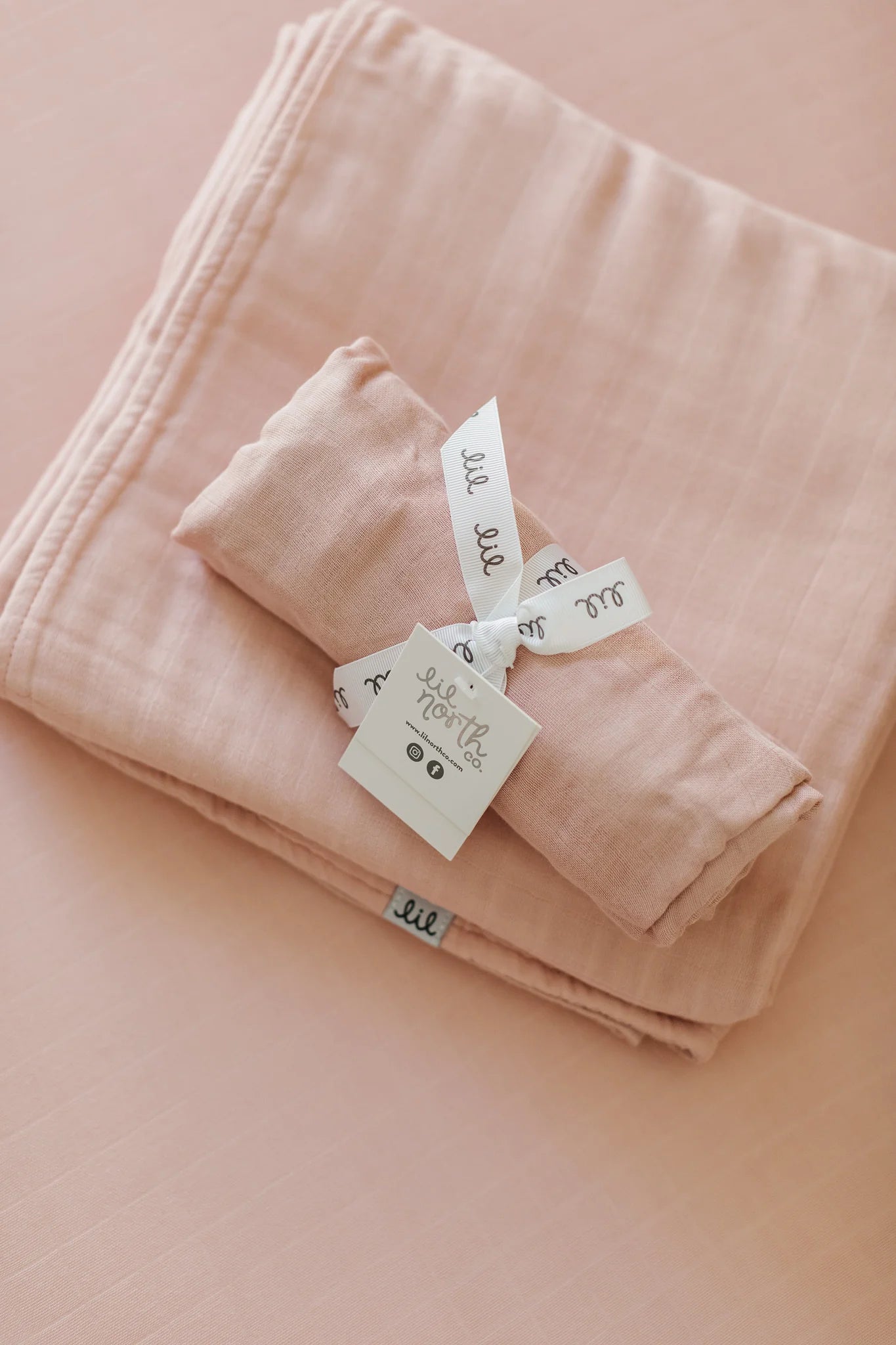 Lil North Co. Premium 8 layer Muslin Blanket - Dusty Pink - Princess and the Pea Boutique