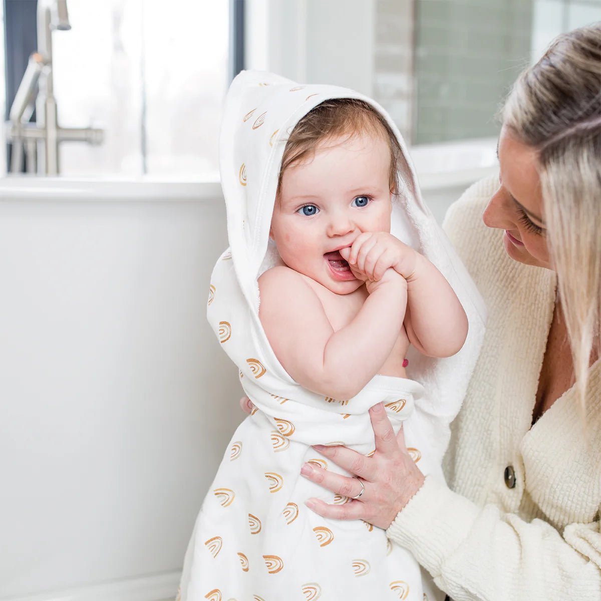 Lulujo Hooded Towel - Rainbow - Princess and the Pea Boutique