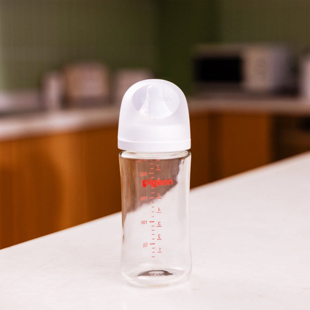 Piegon Glass Bottle 8oz (1 - Pack) with M Nipple (3M+) - Princess and the Pea Boutique