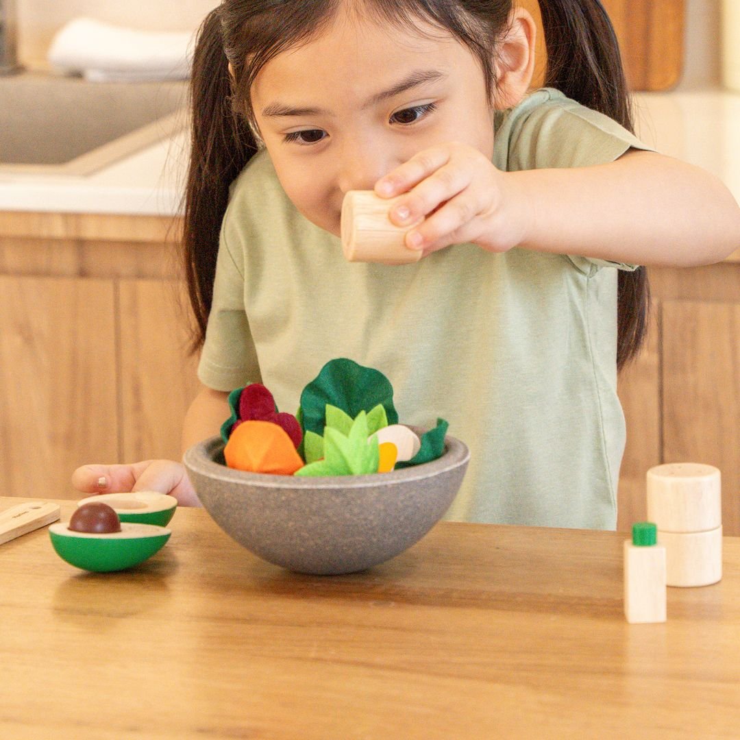 PlanToys Little Chef's Salad Set - Princess and the Pea Boutique