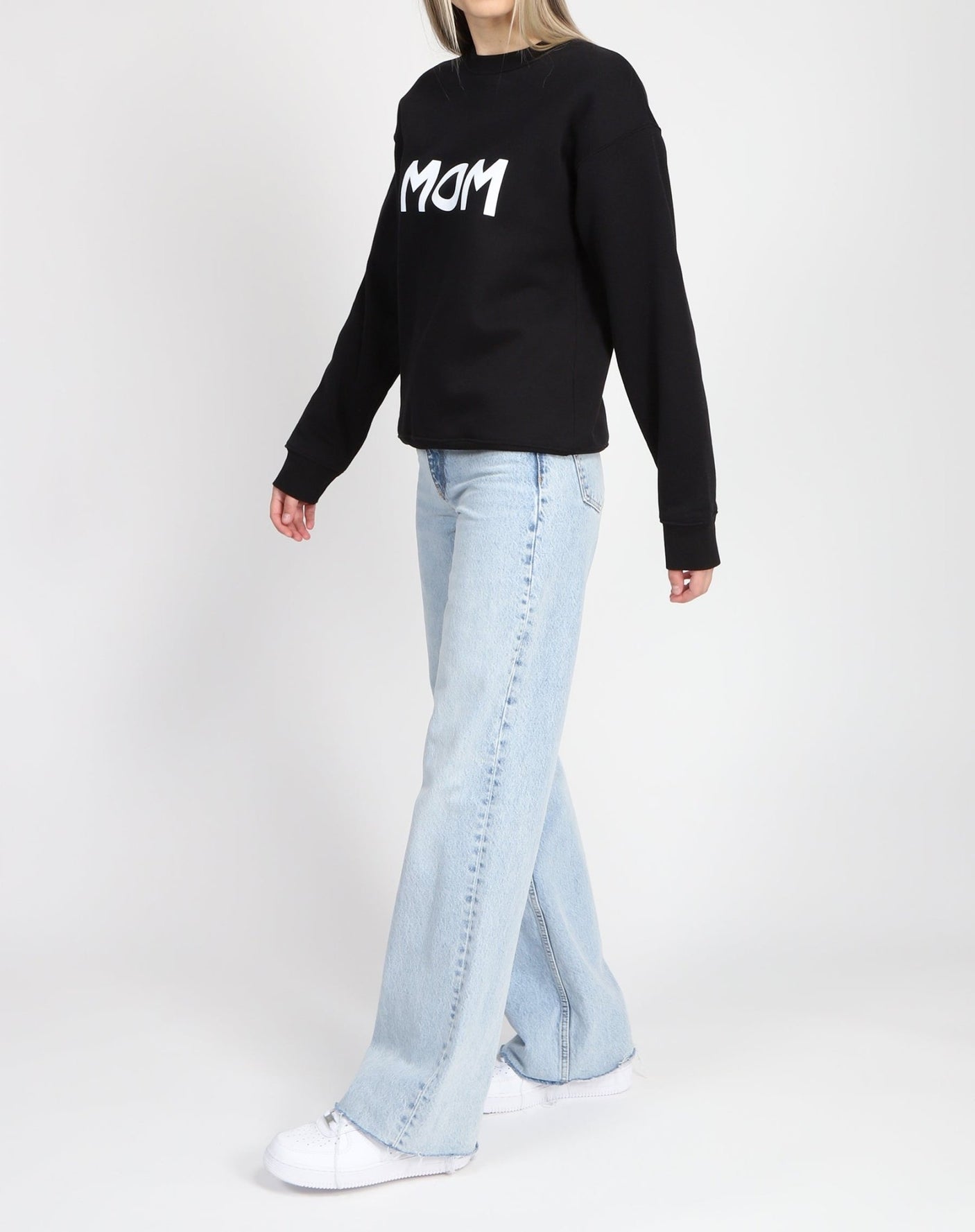 BRUNETTE The Label "MOM" Classic Crew Neck Sweatshirt | Black - Princess and the Pea