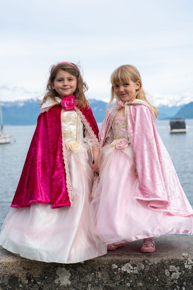 Great Pretenders - Deluxe Pink Rose Princess Cape - Princess and the Pea