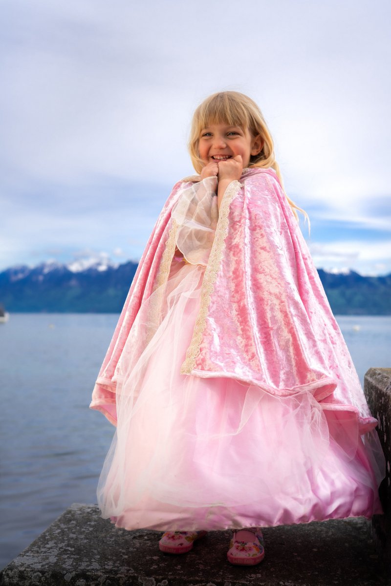 Great Pretenders - Deluxe Pink Rose Princess Cape - Princess and the Pea