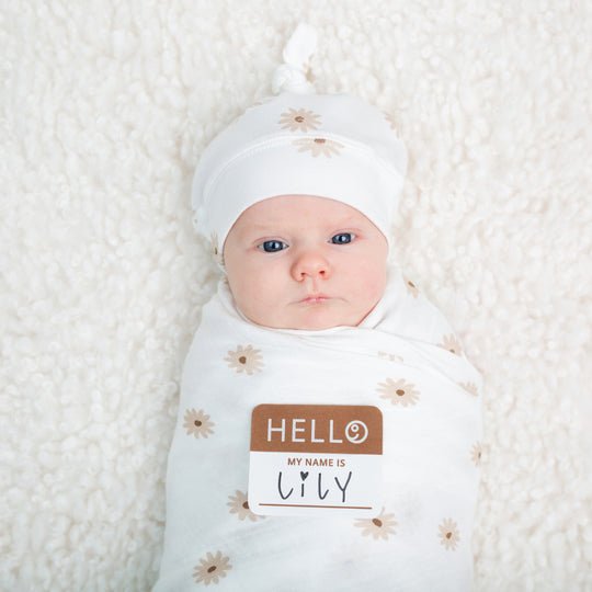 Lulujo Hello World Hat & Swaddle Sets - Daisy - Princess and the Pea