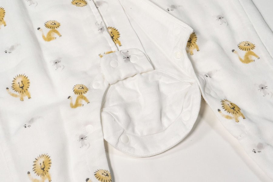 Nest Designs Raglan Bamboo Pima Short Sleeve Footed Sleep Bag 0.6 TOG - The Lion and The Mouse - Princess and the Pea